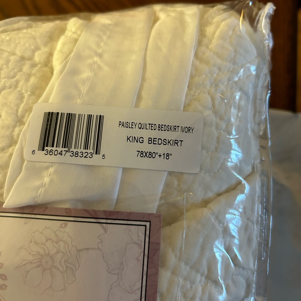 King size dust, ruffle, 18 inch drop.